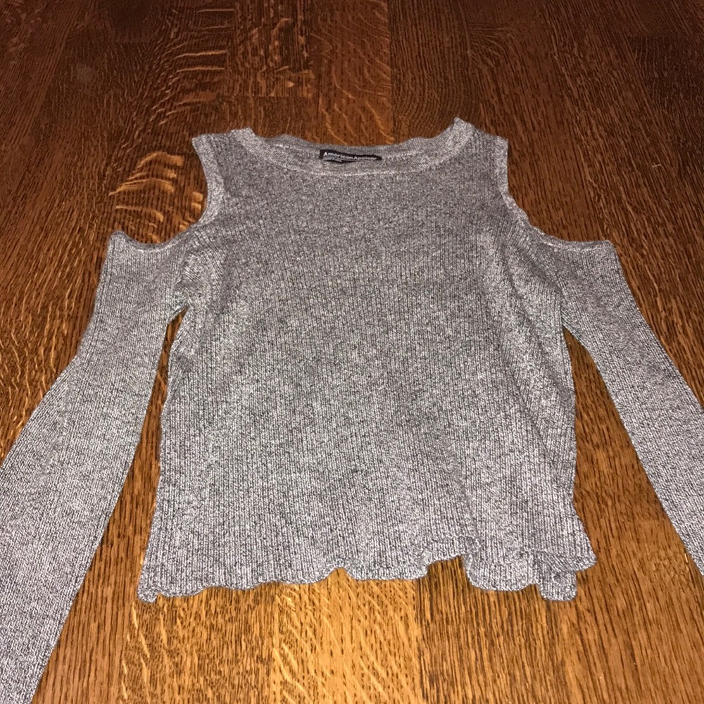 Tops - Picture 3 of 3